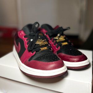 AJ1 Women's low maroon and black with gold accessories